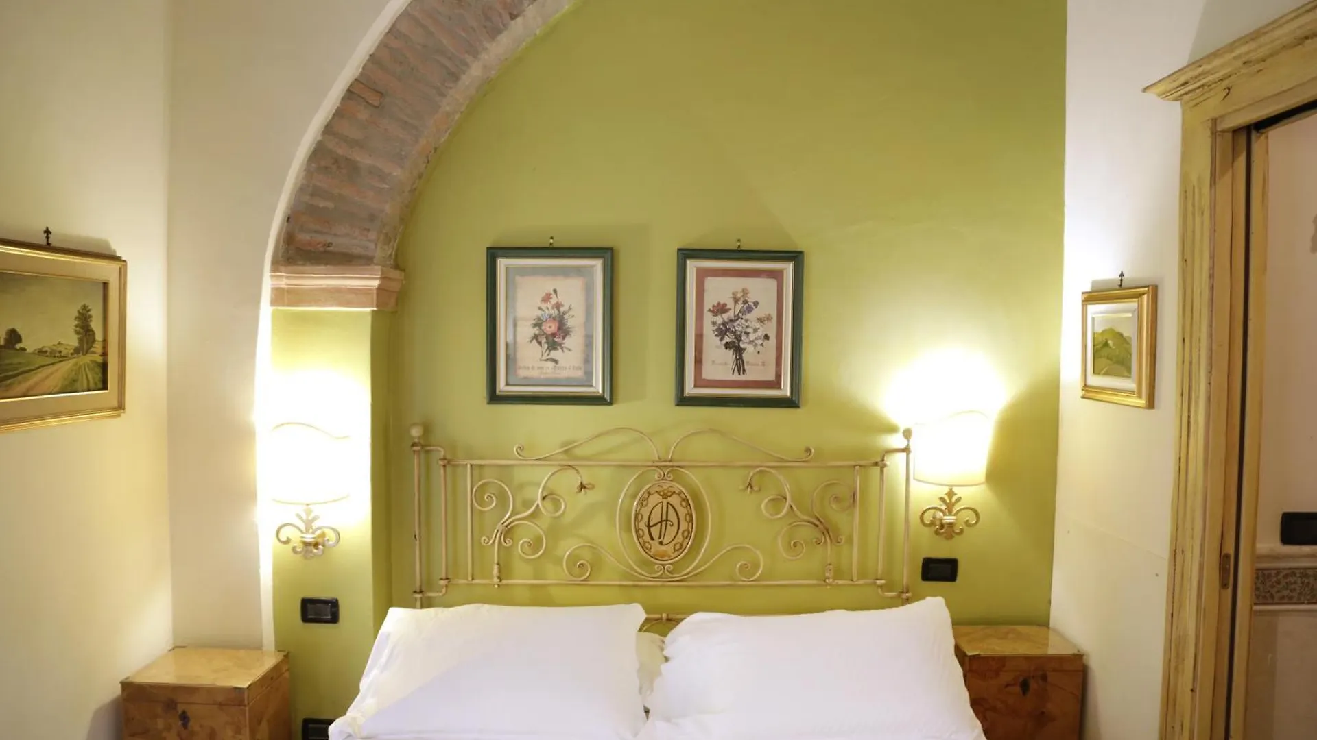 Albergo Delle Drapperie Bologna 3*,